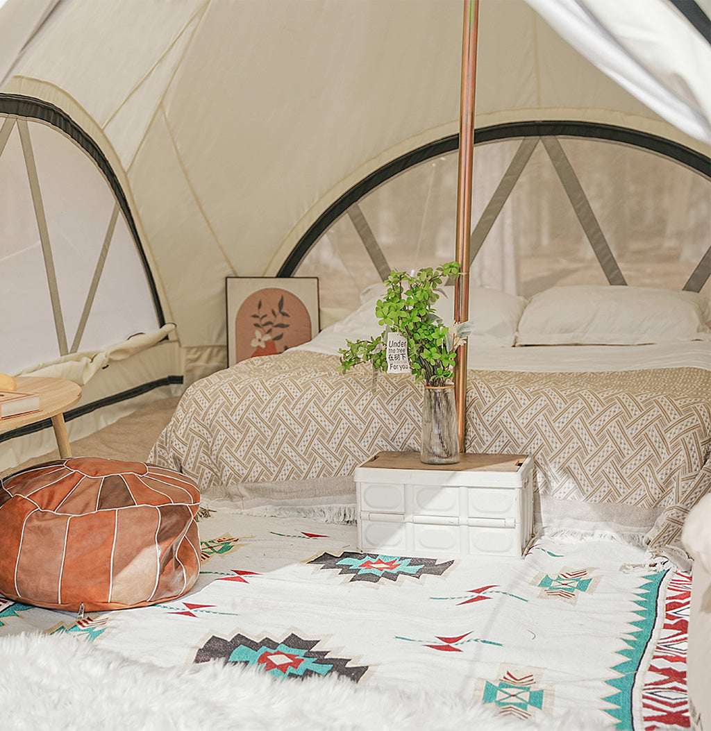 Brisa tent entryway