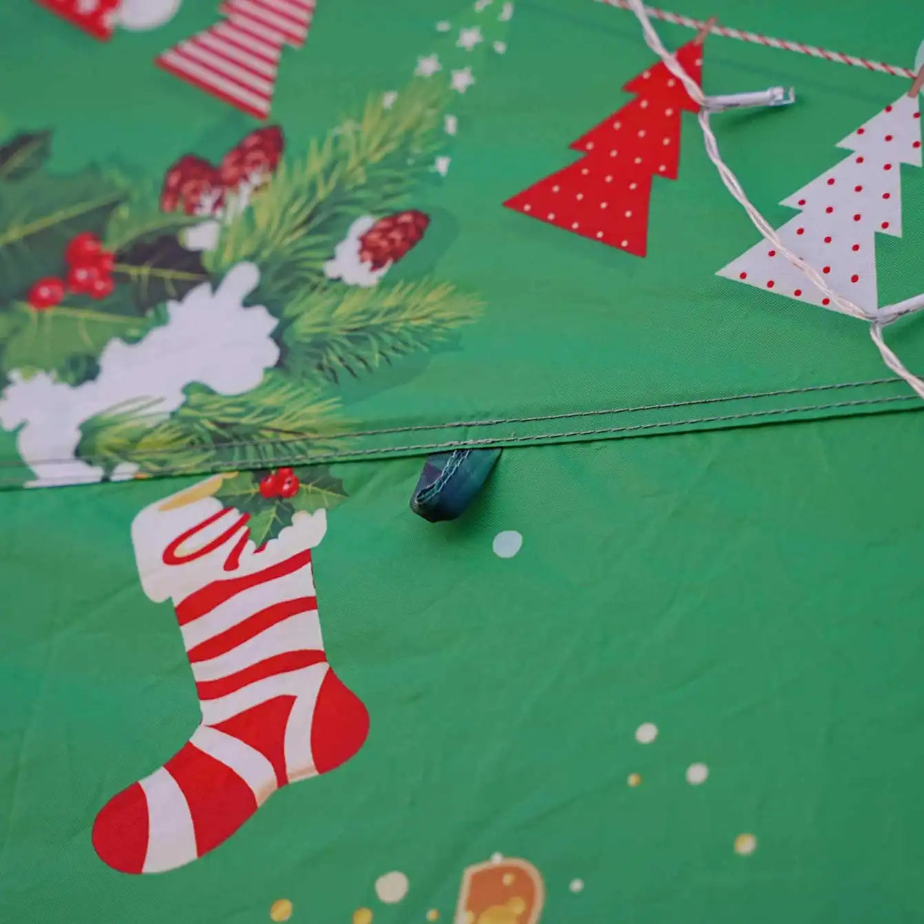 Christmas Festive Teepee Play Tent – Reindeer Print - Trend Tents
