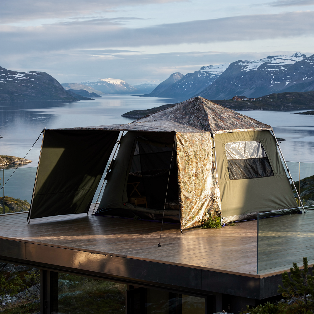 Auto Pop-Up Tent With Rainfly